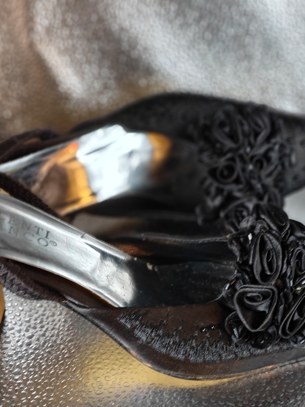 Elegant Valenti Franco Black Floral Appliqué Pointed Toe Women’s Shoes - Picture 4 of 4